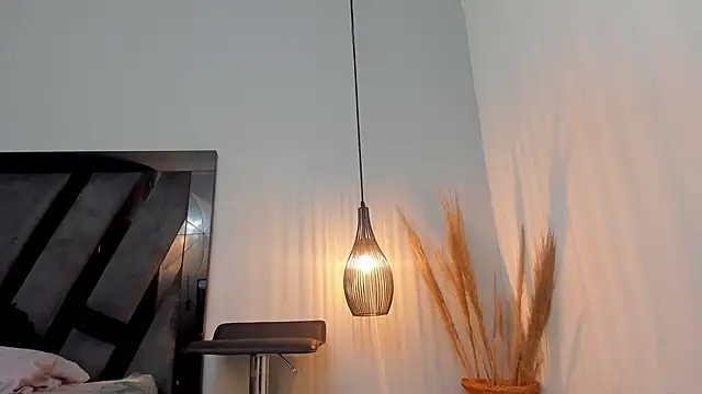 Amelia Brixton online show from February 13, 2026, 9:31 am