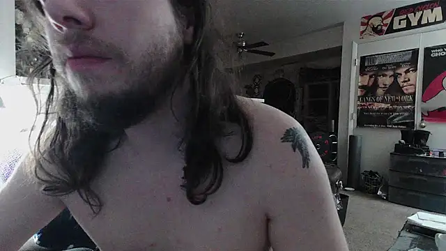 biggerisbetter12 online show from April 10, 2026, 2:51 am