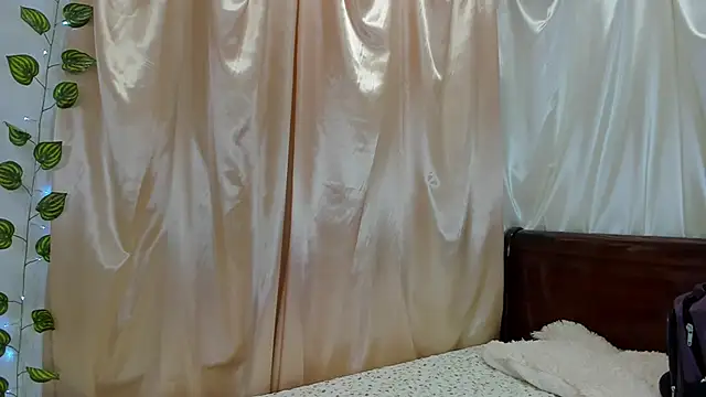 Snapshot of Milie_yue chatting on November 29, 2025, 2:06 pm Milie yue online show from November 29, 2025, 2:06 pm