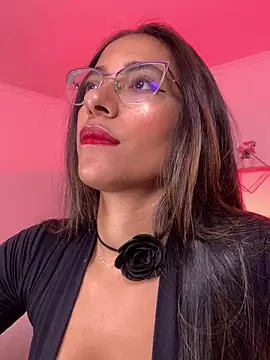 Snapshot of elegant__rouse chatting on May 8, 2026, 10:46 pm elegant rouse online show from May 8, 2026, 10:46 pm