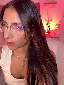 Snapshot of elegant__rouse chatting on June 10, 2026, 10:22 pm elegant rouse online show from June 10, 2026, 10:22 pm