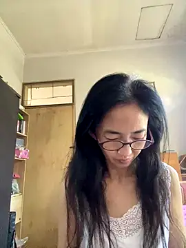 Snapshot of princessD077 chatting on October 17, 2025, 6:39 am princessD077 online show from October 17, 2025, 6:39 am