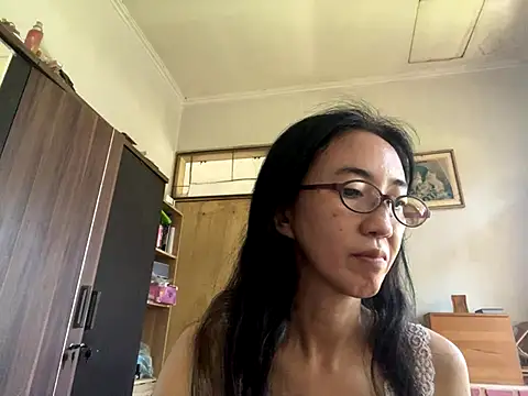 Snapshot of princessD077 chatting on October 18, 2025, 2:13 am princessD077 online show from October 18, 2025, 2:13 am