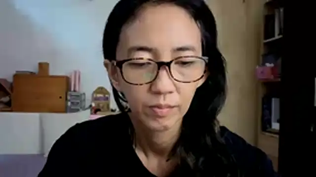 Snapshot of princessD077 chatting on February 23, 2026, 2:02 am princessD077 online show from February 23, 2026, 2:02 am