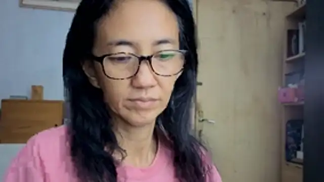 Snapshot of princessD077 chatting on February 27, 2026, 4:40 pm princessD077 online show from February 27, 2026, 4:40 pm