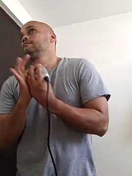 Snapshot of 44nextdoorgentleman chatting on October 22, 2025, 7:24 pm 44nextdoorgentleman online show from October 22, 2025, 7:24 pm