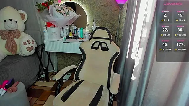 LeyaKale online show from April 18, 2026, 2:36 am