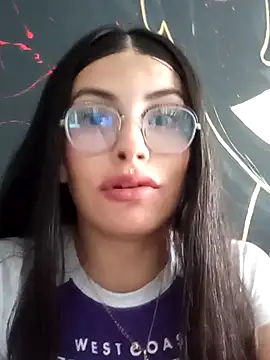 kaileyrivers online show from April 15, 2026, 7:58 pm