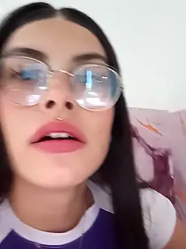 kaileyrivers online show from April 15, 2026, 7:29 pm