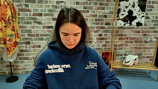 Snapshot of May_Bloom chatting on October 25, 2025, 5:17 am May Bloom online show from October 25, 2025, 5:17 am