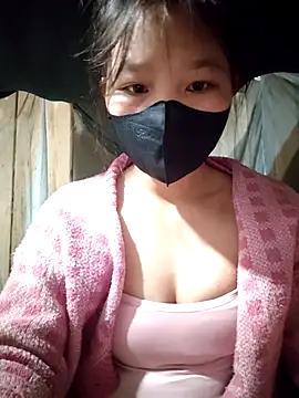 linh-miu99 online show from January 5, 2026, 6:33 pm