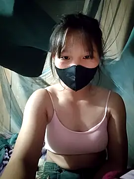 linh-miu99 online show from November 20, 2025, 3:07 am