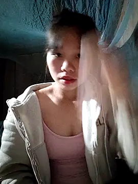 linh-miu99 online show from December 2, 2025, 6:53 pm