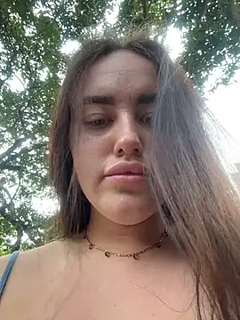 Snapshot of KiraSunshine chatting on March 4, 2026, 3:47 am KiraSunshine online show from March 4, 2026, 3:47 am