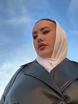 KiraSunshine online show from November 1, 2025, 3:24 am