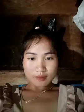 huhu-lele online show from October 26, 2025, 5:52 am