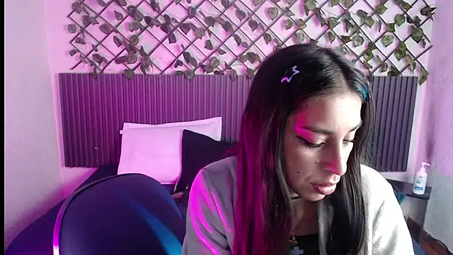 Lunaa 07 online show from April 9, 2026, 10:54 am