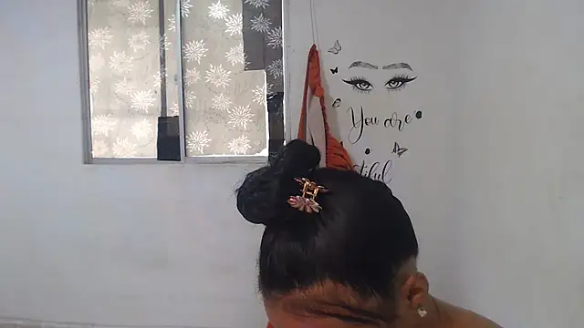 Snapshot of ricaslatinas1 chatting on July 4, 2026, 6:34 pm ricaslatinas1 online show from July 4, 2026, 6:34 pm