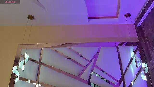 Snapshot of Catalina-Thompson chatting on May 27, 2026, 11:50 am Catalina-Thompson online show from May 27, 2026, 11:50 am
