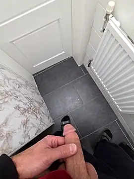 16enes16 online show from October 19, 2025, 11:46 am