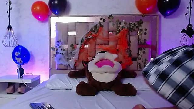 Snapshot of scarlett_skinny_ chatting on October 26, 2025, 8:09 pm scarlett skinny  online show from October 26, 2025, 8:09 pm