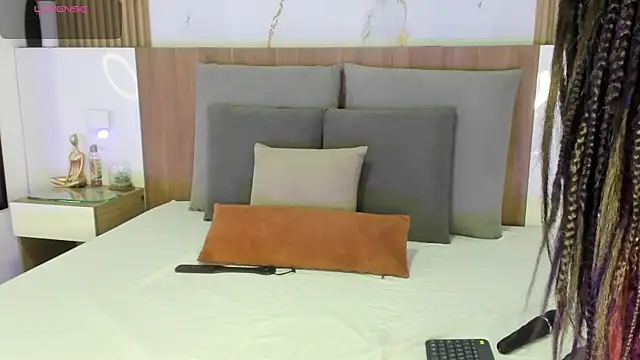 Zhara Lenoire online show from January 12, 2026, 3:30 pm