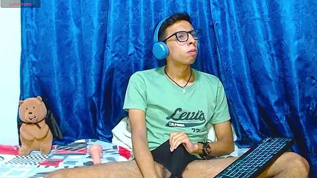 DavTwink3100 online show from March 6, 2026, 1:44 am