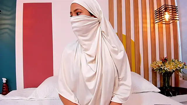 Snapshot of Zahra_Malakk chatting on October 21, 2025, 12:04 pm Zahra Malakk online show from October 21, 2025, 12:04 pm