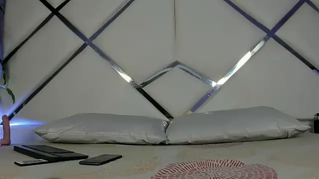 Emiliano Reyes online show from October 29, 2025, 3:27 am