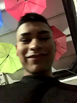 Emiliano Reyes online show from December 3, 2025, 1:17 am