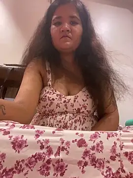 Snapshot of angle_5911 chatting on October 22, 2025, 8:30 pm angle 5911 online show from October 22, 2025, 8:30 pm