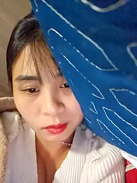 Squirrel-Pear online show from November 30, 2025, 3:13 pm