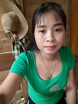 Squirrel-Pear online show from October 29, 2025, 11:58 pm