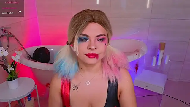 Miss Delia online show from October 31, 2025, 2:19 am