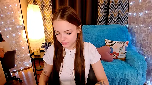 Snapshot of MelissaBell_ chatting on November 27, 2025, 2:23 am MelissaBell online show from November 27, 2025, 2:23 am