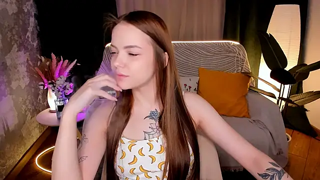 Snapshot of MelissaBell_ chatting on November 15, 2025, 1:53 am MelissaBell online show from November 15, 2025, 1:53 am