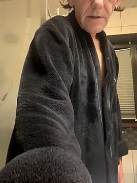 kon77777 online show from November 4, 2025, 4:05 am