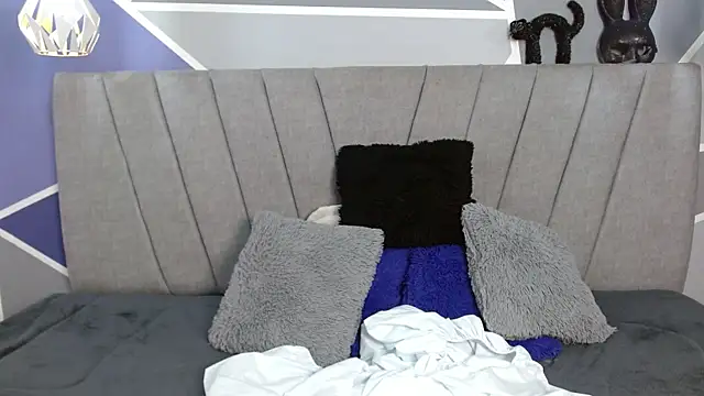 luna merie online show from December 20, 2025, 12:41 pm