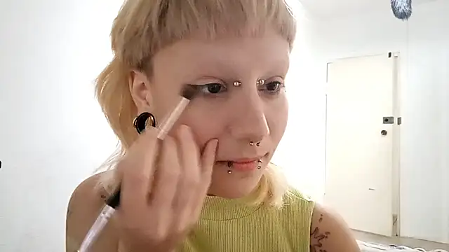 Snapshot of VetaBeghtol chatting on October 21, 2025, 1:54 pm VetaBeghtol online show from October 21, 2025, 1:54 pm