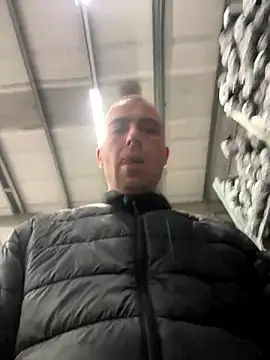 Rotteei1 online show from November 7, 2025, 8:19 am