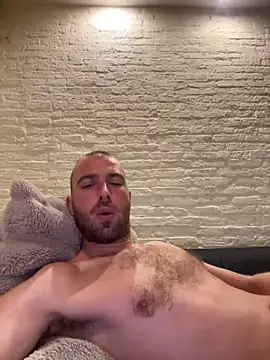 Rotteei1 online show from November 2, 2025, 7:24 am