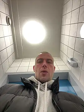 Rotteei1 online show from February 20, 2026, 7:32 am