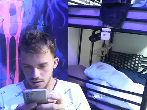 Snapshot of oraharoncohen chatting on November 16, 2025, 6:56 pm oraharoncohen online show from November 16, 2025, 6:56 pm