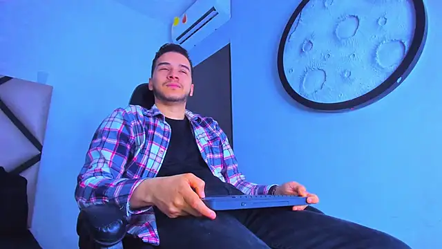 mike 257 online show from January 7, 2026, 11:59 am