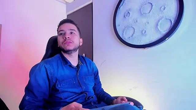 Snapshot of mike_257 chatting on February 25, 2026, 11:54 am mike 257 online show from February 25, 2026, 11:54 am