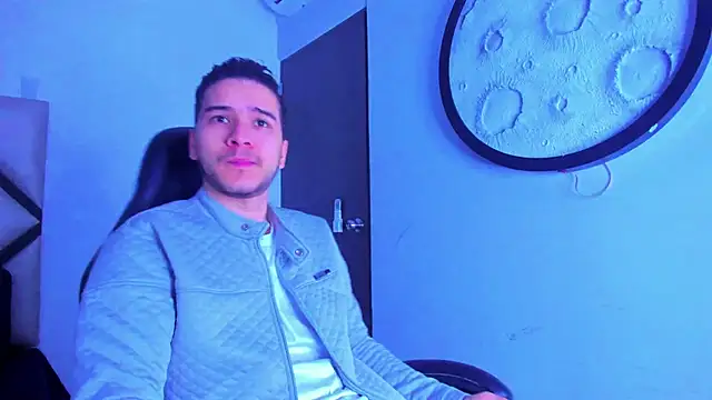 Snapshot of mike_257 chatting on February 8, 2026, 11:30 am mike 257 online show from February 8, 2026, 11:30 am