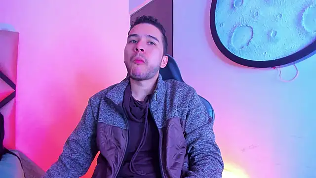 Snapshot of mike_257 chatting on February 10, 2026, 11:42 am mike 257 online show from February 10, 2026, 11:42 am