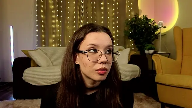 FabiolaCowing online show from November 26, 2025, 6:08 pm