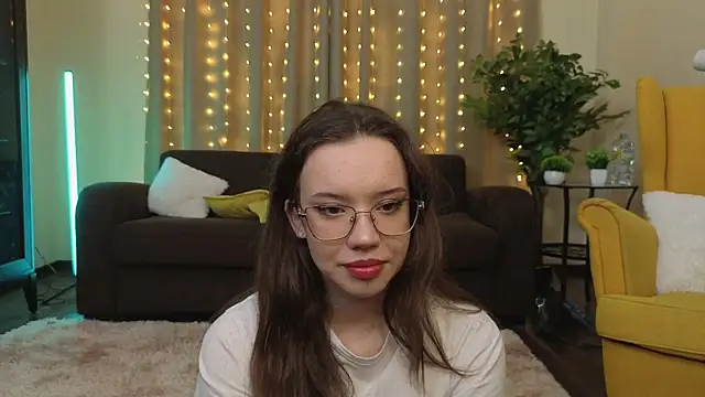 FabiolaCowing online show from November 4, 2025, 5:06 pm