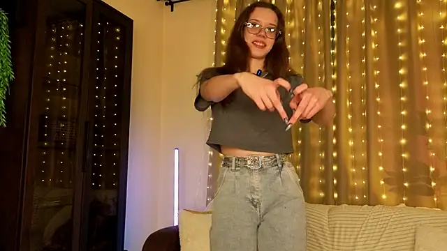 FabiolaCowing online show from October 25, 2025, 6:41 pm